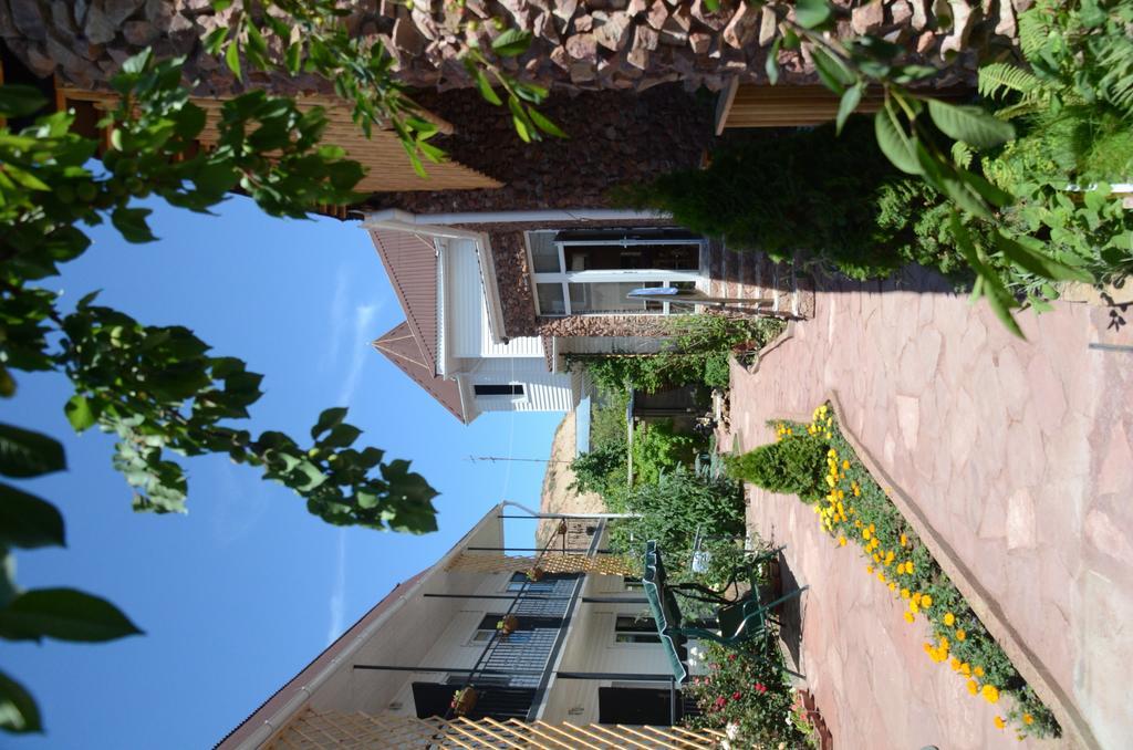 Guest House Fairy Tale Kaji-Say Екстериор снимка